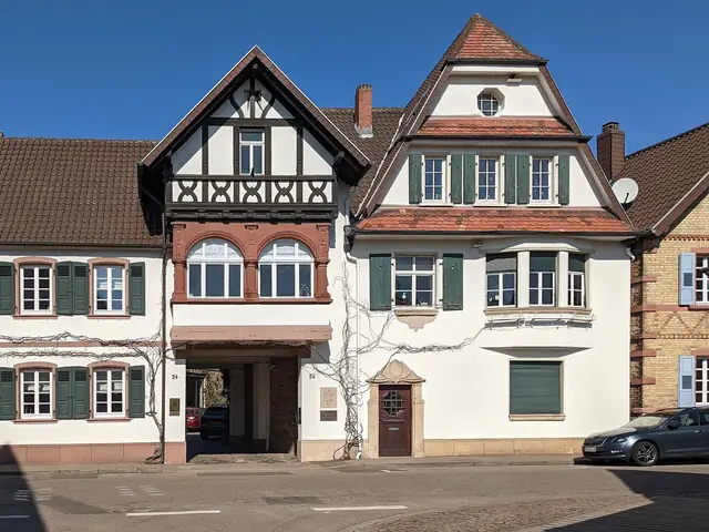Weingut Ökonomierat Rebholz on the Weinstraße in Siebeldingen: half-timbered gable and gateway